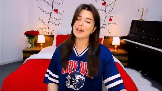 Image 2 of arigraynor Stream on Chaturbate on 3 months ago