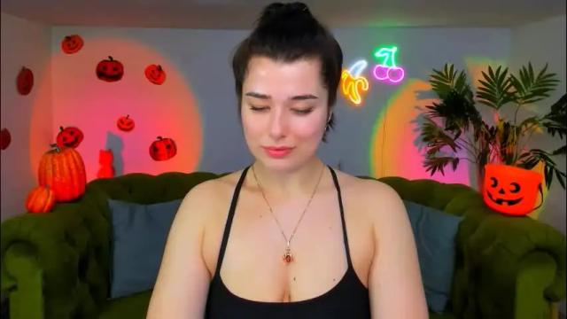 Image 12 of arigraynor Stream on Chaturbate on 2 months ago