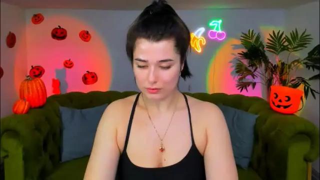 Image 7 of arigraynor Stream on Chaturbate on 2 months ago