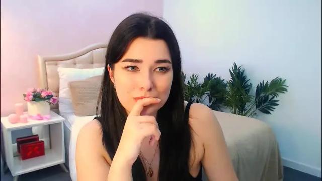 Image 2 of arigraynor Stream on Chaturbate on 1 month ago