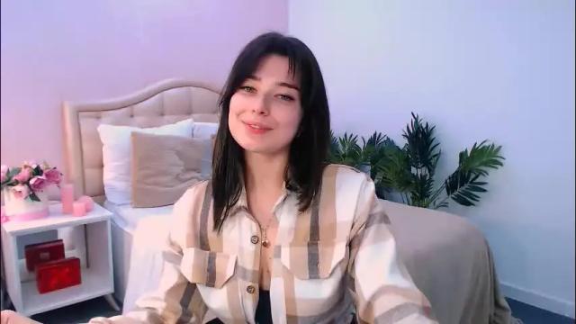 Image 3 of arigraynor Stream on Chaturbate on 1 month ago