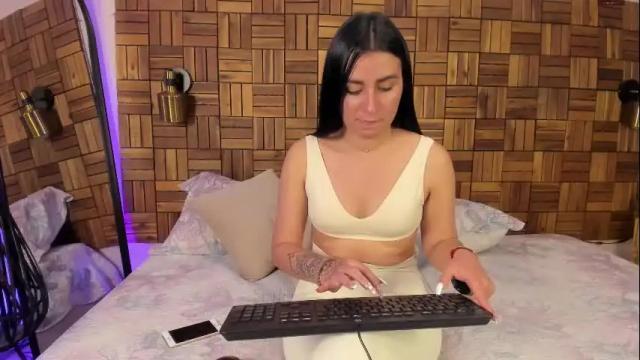 Image 3 of ariiaa_1 Stream on Chaturbate on 1 month ago
