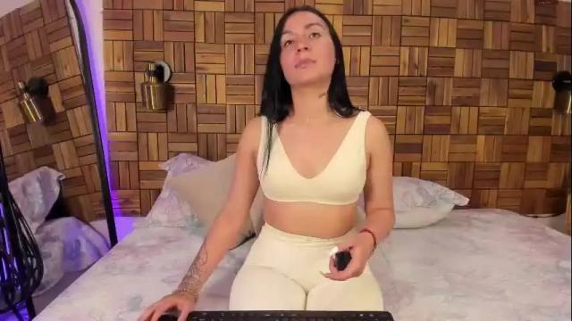 Image 6 of ariiaa_1 Stream on Chaturbate on 1 month ago