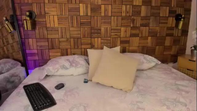 Image 8 of ariiaa_1 Stream on Chaturbate on 24 days ago