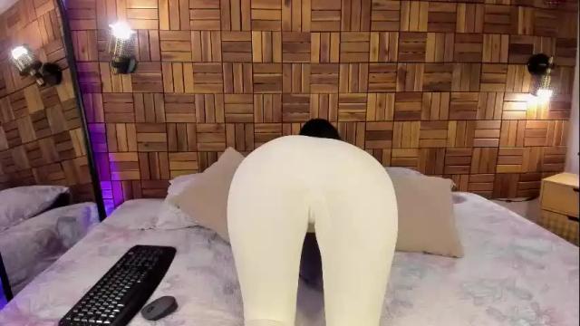 Image 12 of ariiaa_1 Stream on Chaturbate on 11 days ago
