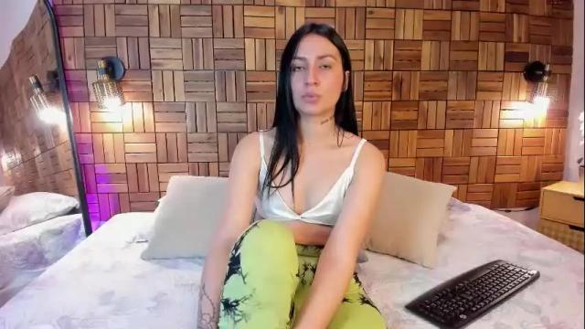 Image 3 of ariiaa_1 Stream on Chaturbate on 10 days ago