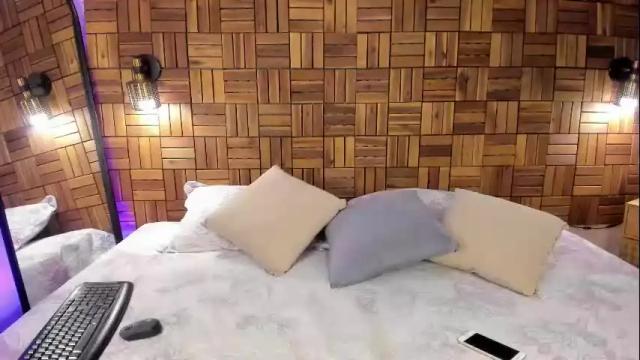 Image 2 of ariiaa_1 Stream on Chaturbate on 8 days ago