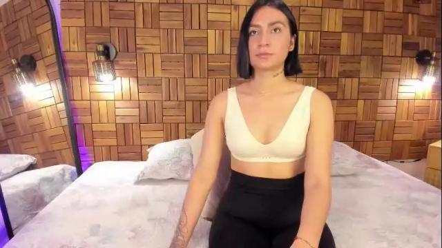 Image 11 of ariiaa_1 Stream on Chaturbate on 3 days ago