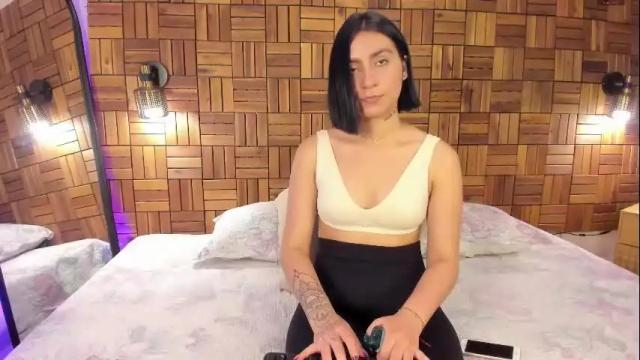 Image 4 of ariiaa_1 Stream on Chaturbate on 3 days ago