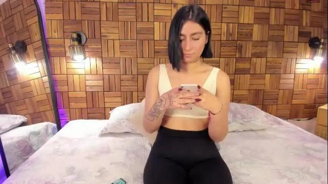 Image 6 of ariiaa_1 Stream on Chaturbate on 3 days ago