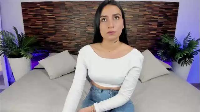 Image 6 of ariiaa_1 Stream on Chaturbate on 1 month ago