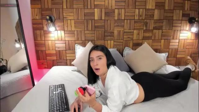 Image 11 of ariiaa_1 Stream on Chaturbate on 1 month ago