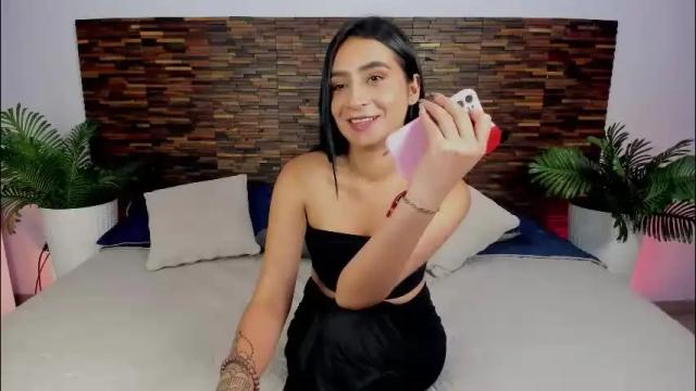 Image 4 of ariiaa_1 Stream on Chaturbate on 1 month ago