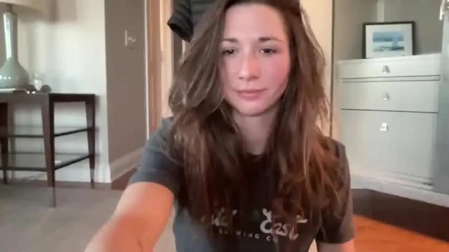 Image 11 of ariicutekitty Stream on Chaturbate on 16 months ago