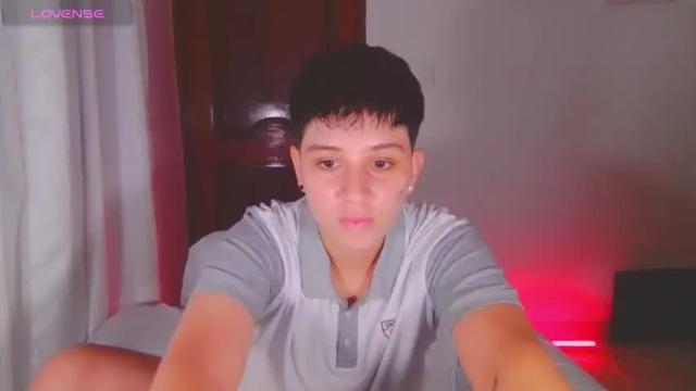 Image 10 of arontroy Stream on Chaturbate on 16 months ago