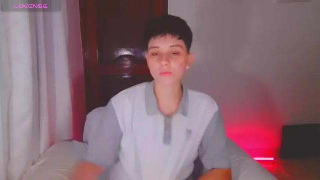 Image 7 of arontroy Stream on Chaturbate on 16 months ago