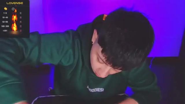 Image 8 of arontroy Stream on Chaturbate on 15 months ago