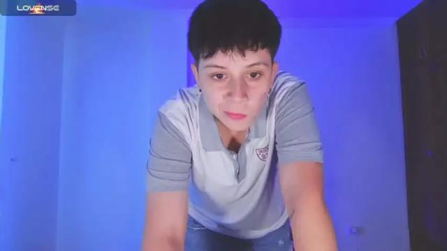 Image 2 of arontroy Stream on Chaturbate on 17 months ago