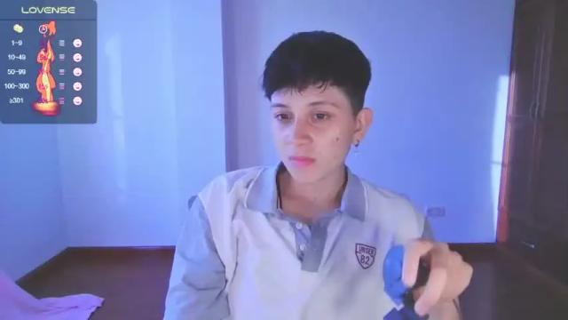 Image 8 of arontroy Stream on Chaturbate on 17 months ago