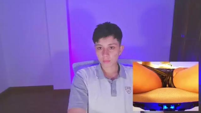 Image 6 of arontroy Stream on Chaturbate on 14 months ago