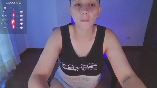 Image 6 of arontroy Stream on Chaturbate on 14 months ago