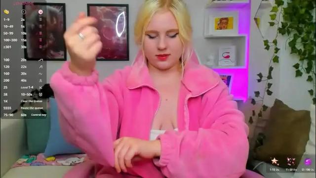 Image 2 of art_lovee Stream on Chaturbate on 1 month ago