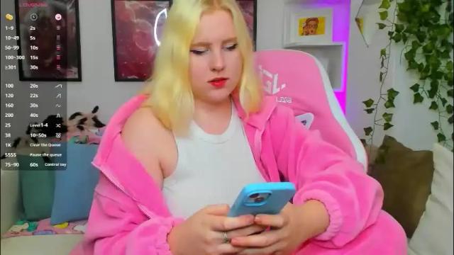 Image 3 of art_lovee Stream on Chaturbate on 1 month ago