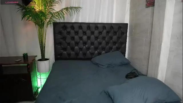 Image 12 of artechloe Stream on Chaturbate on 16 days ago