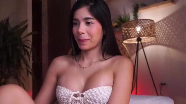 Image 2 of artemia_ Stream on Chaturbate on 4 months ago