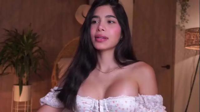 Image 7 of artemia_ Stream on Chaturbate on 3 months ago