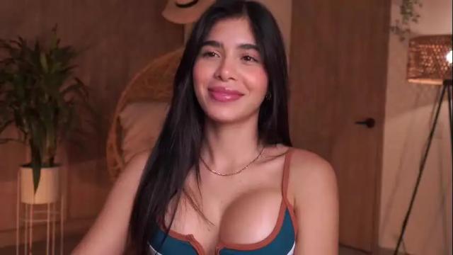 Image 2 of artemia_ Stream on Chaturbate on 2 months ago