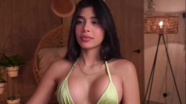 Image 3 of artemia_ Stream on Chaturbate on 1 month ago