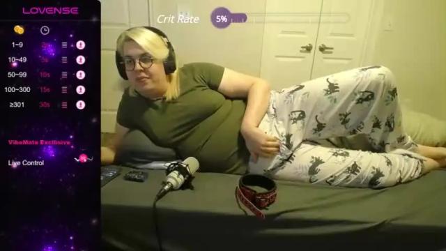 Image 4 of artemisflowers Stream on Chaturbate on 24 months ago