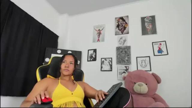 Image 6 of artemisgenkai Stream on Chaturbate on 16 months ago