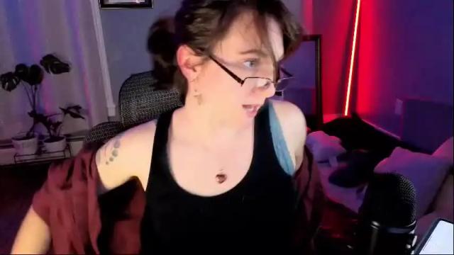 Image 3 of artiepaints Stream on Chaturbate on 1 month ago