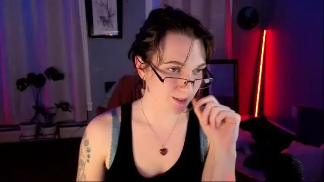 Image 4 of artiepaints Stream on Chaturbate on 1 month ago