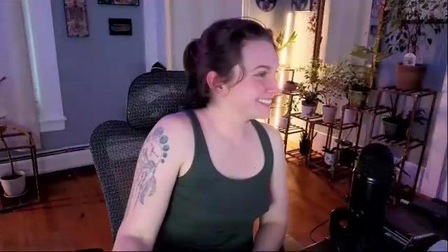Image 12 of artiepaints Stream on Chaturbate on 1 month ago
