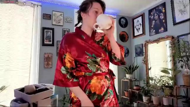 Image 7 of artiepaints Stream on Chaturbate on 1 month ago