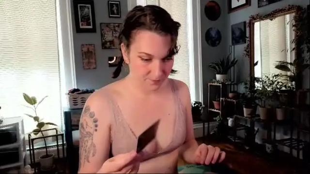 Image 4 of artiepaints Stream on Chaturbate on 1 month ago