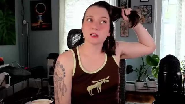 Image 2 of artiepaints Stream on Chaturbate on 1 month ago