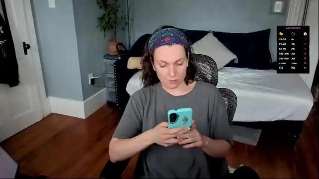 Image 2 of artiepaints Stream on Chaturbate on 4 months ago