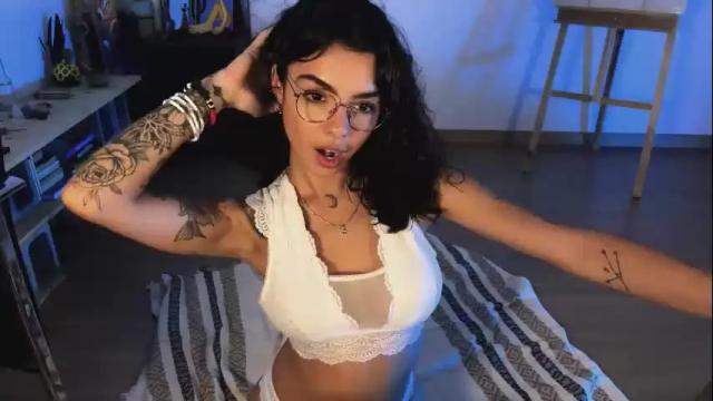 Image 2 of artisis_ Stream on Chaturbate on 3 months ago
