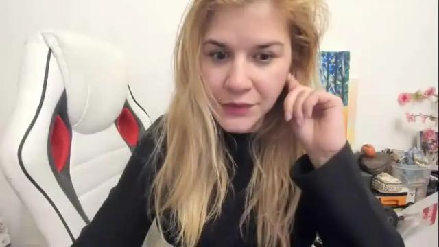 Image 12 of artsyandcraftsy_ Stream on Chaturbate on 28 days ago