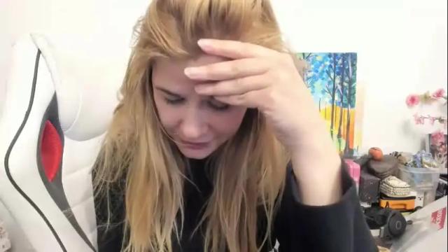 Image 8 of artsyandcraftsy_ Stream on Chaturbate on 28 days ago
