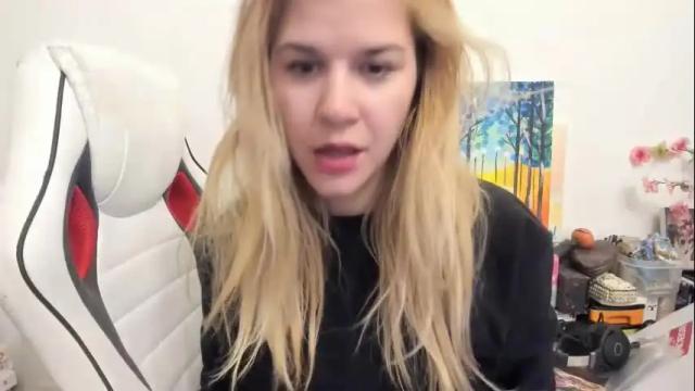 Thumbnail 3, artsyandcraftsy_'s Stream at Chaturbate, 28 days ago