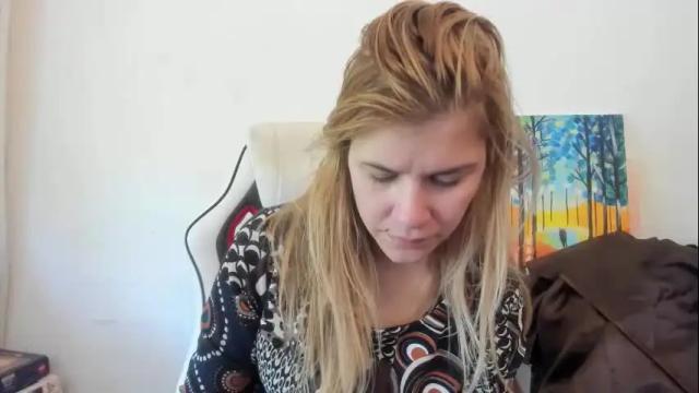 Image 2 of artsyandcraftsy_ Stream on Chaturbate on 26 days ago
