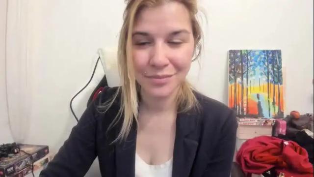 Image 2 of artsyandcraftsy_ Stream on Chaturbate on 22 days ago