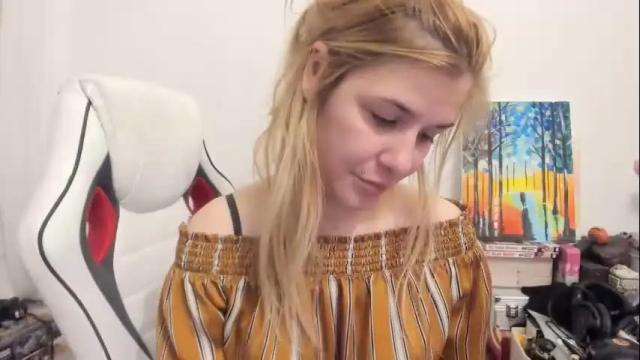 Image 6 of artsyandcraftsy_ Stream on Chaturbate on 14 days ago