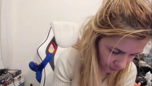Image 11 of artsyandcraftsy_ Stream on Chaturbate on 12 days ago
