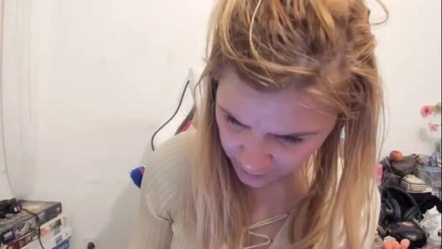 Image 6 of artsyandcraftsy_ Stream on Chaturbate on 12 days ago